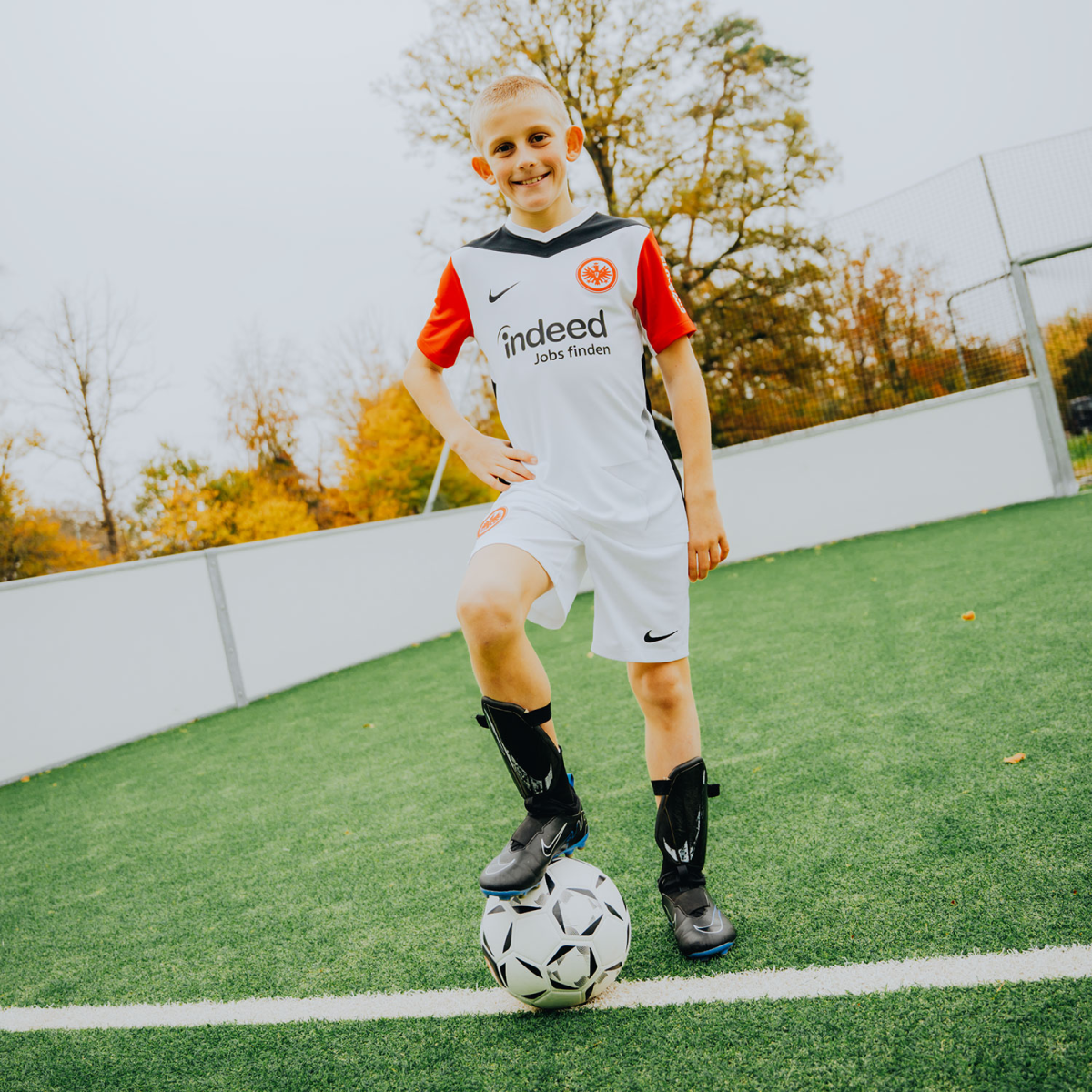 Eintracht Kits Shop – kids trikot heim 24 das heimtrikot der saison 202425 für kinder – bindewald Trikots für echte Eintracht-Fans