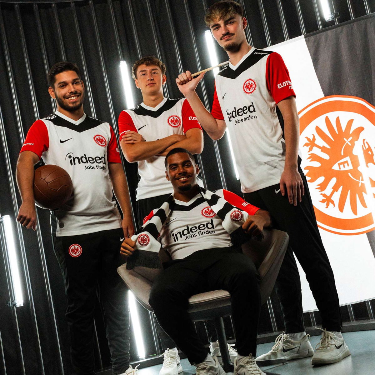 Eintracht Kits Shop – trikot esport 24 das trikot der esports mannschaft 202425 – kohler Trikots für echte Eintracht-Fans