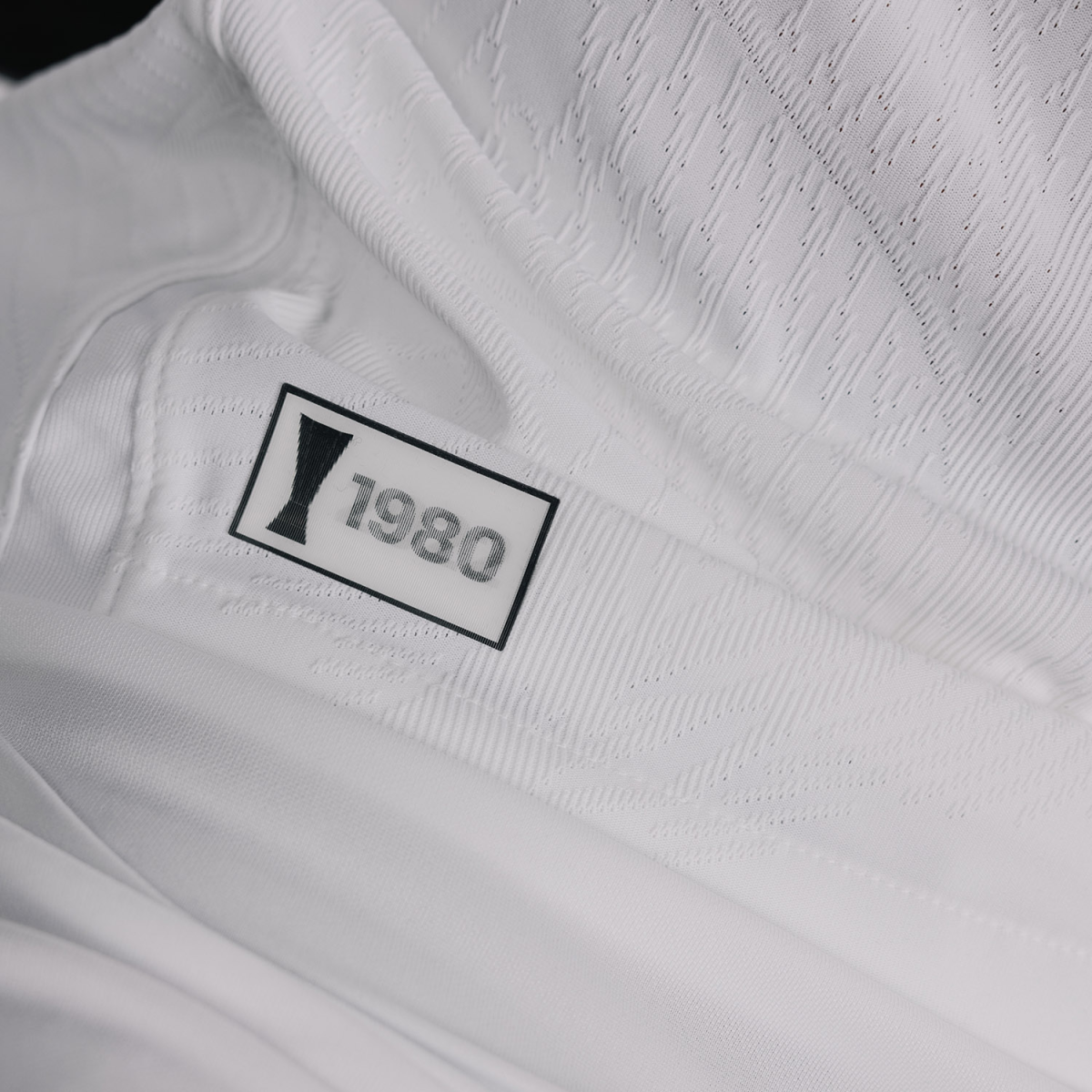 Eintracht Kits Shop – trikot europa 24 unser trikot für die uefa europa league 2024 – İnanoĞlu Trikots für echte Eintracht-Fans